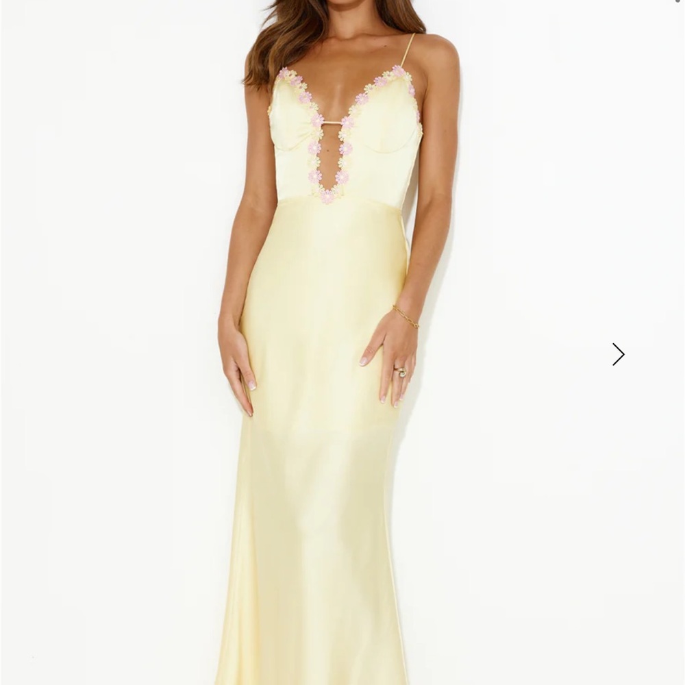 DAISY FRIENDSHIP SATIN MAXI DRESS YELLOW